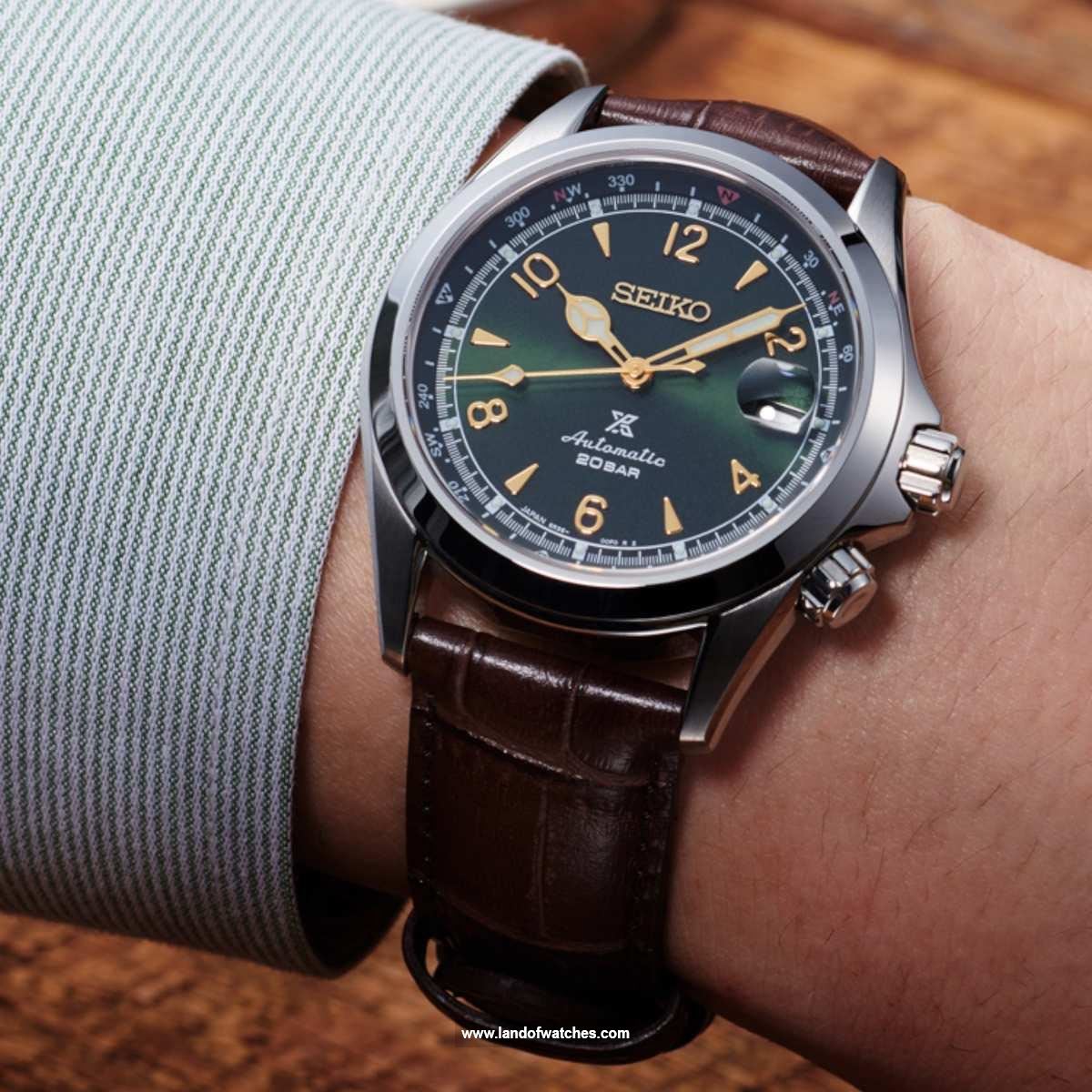 Seiko Men's wrist watch SPB121J1 a daily calendar watch with special color combination